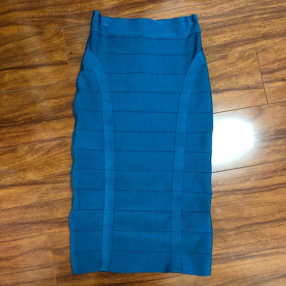 Bebe skirt